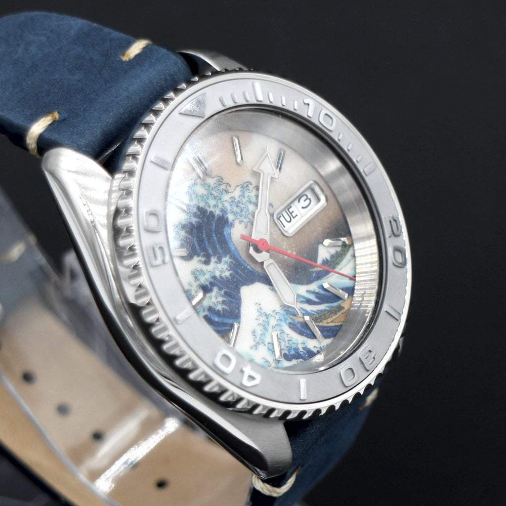 SEIKO SKX007 The Great Wave off Kanagawa #XXX797 - - - - Lucius Atelier - Swiss Quality Seiko Watch Mod Parts
