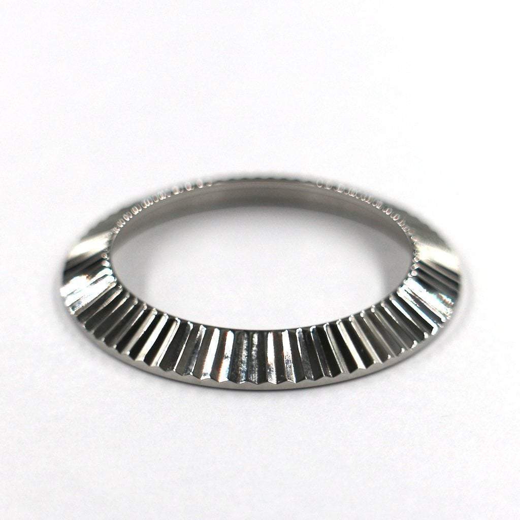 SKX013 The Fluted Bezel - Silver Mirror Polished - - - - Lucius Atelier - Swiss Quality Seiko Watch Mod Parts