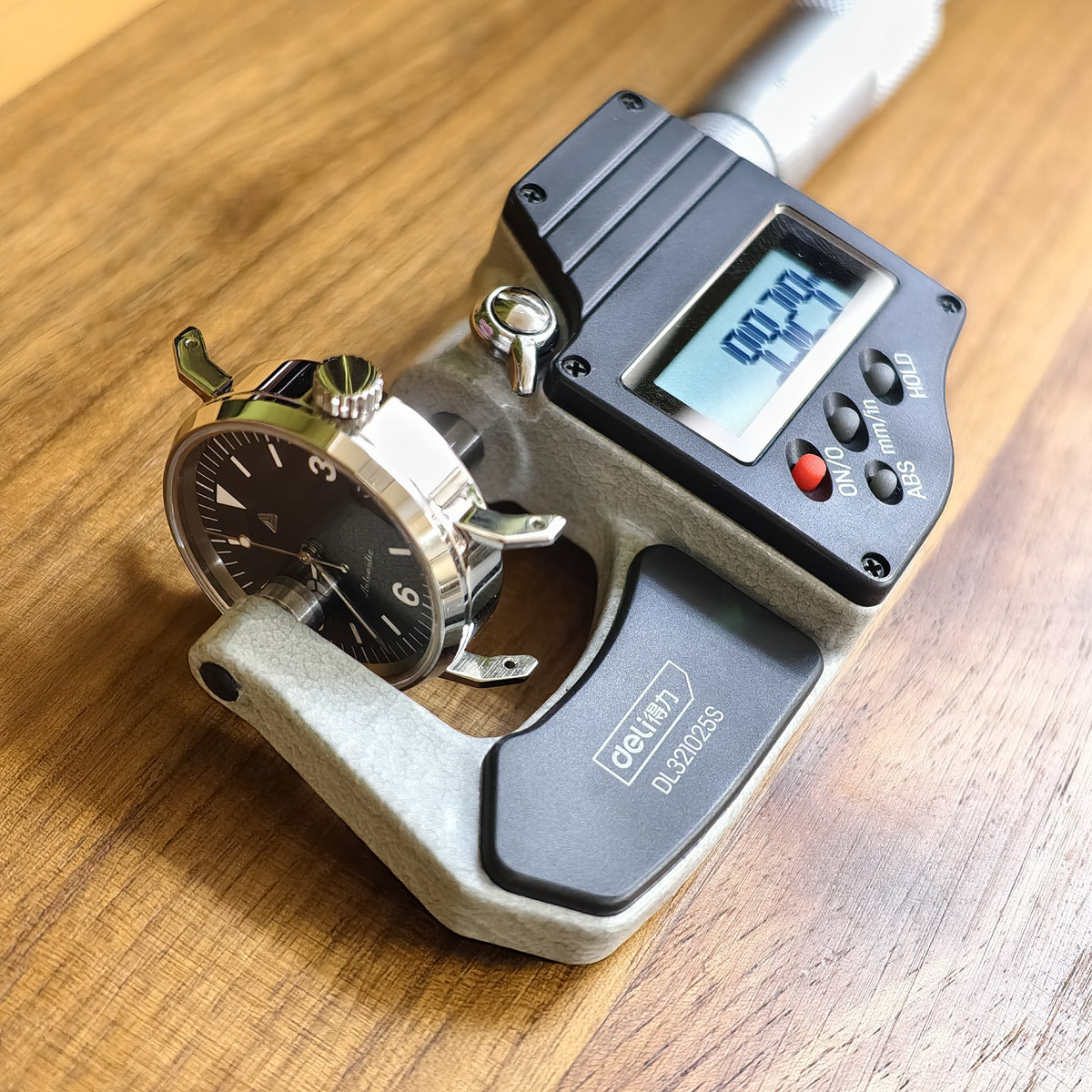 Bauhaus Watch Case - 33mm [ULTRA THIN EDITION] - Solid - - - Lucius Atelier - Swiss Quality Seiko Watch Mod Parts