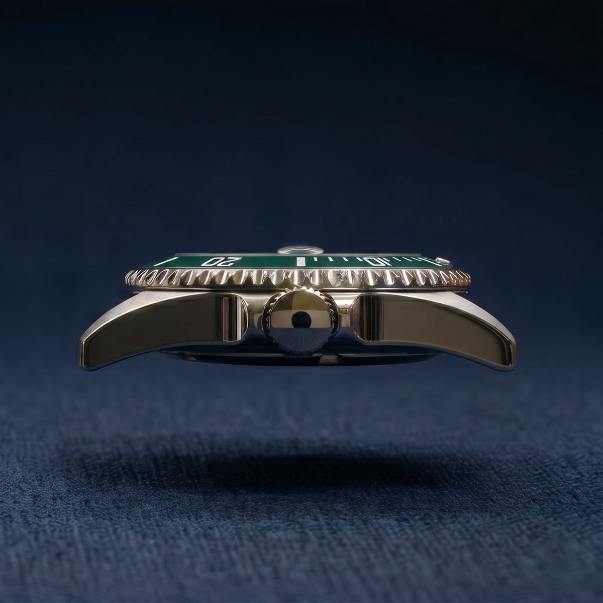 SKX013 Diver 38 Green Ultra Thin Edition — side profile showing 10.86mm ultra-thin case thickness