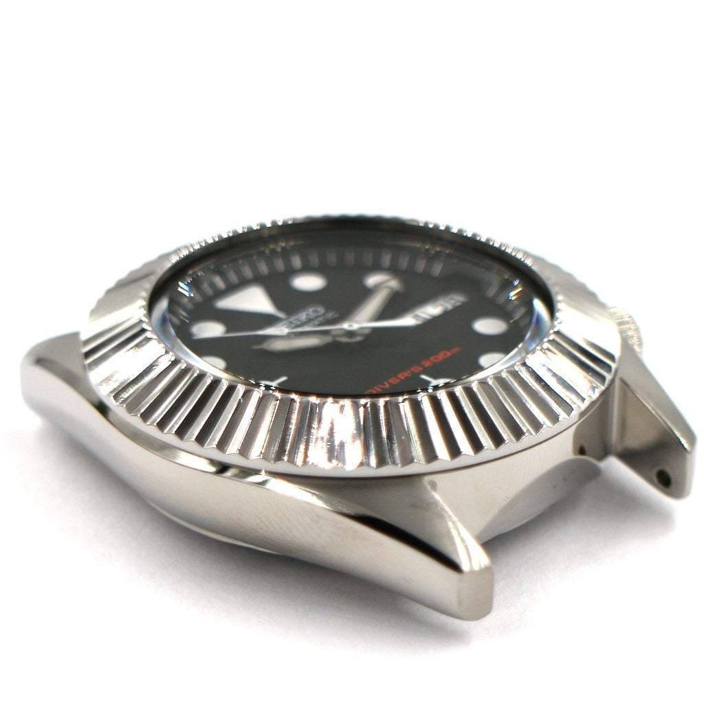 SKX013 The Fluted Bezel - Silver Mirror Polished - - - - Lucius Atelier - Swiss Quality Seiko Watch Mod Parts